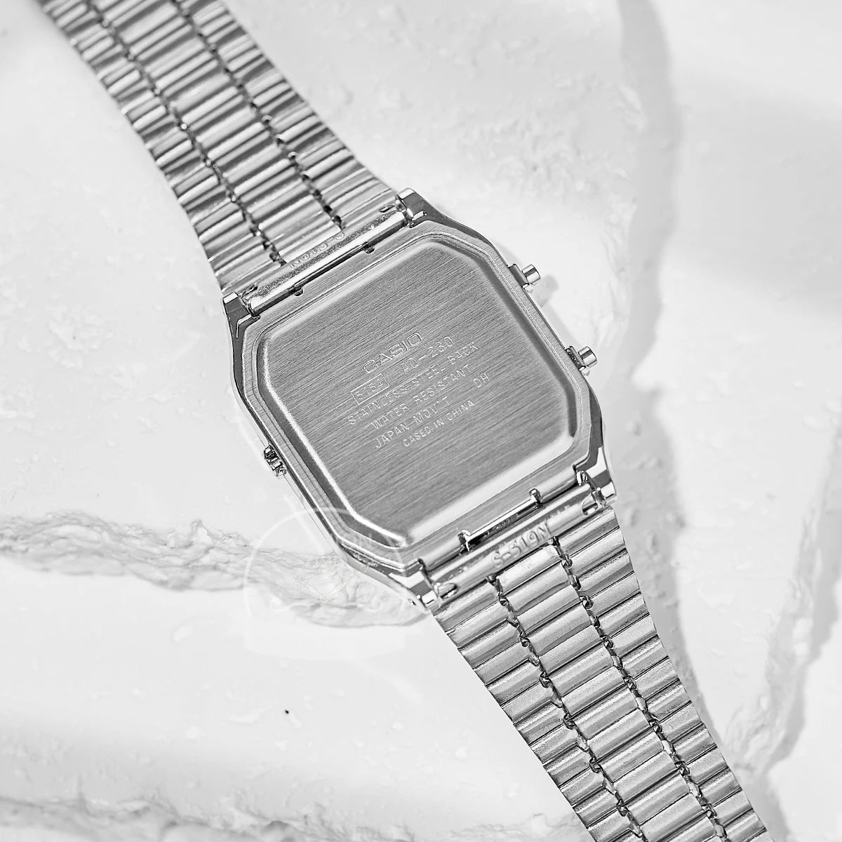 Casio Men's Watch Dual Display Screen Retro Style Personalized Dial Design Quartz Movement Water Resistant AQ-230A-