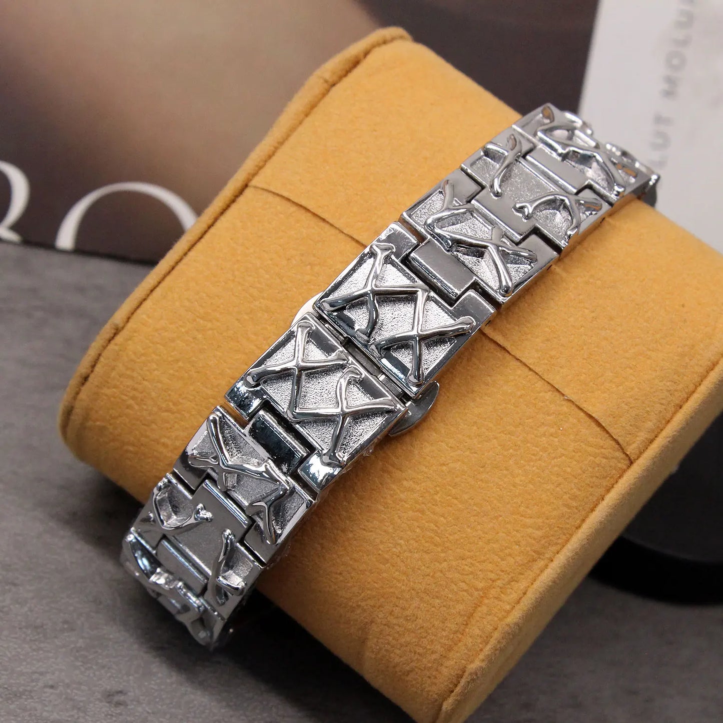Stylish opposite sex vine watch alabaster style retro Y2K European American watches special-shaped advanced ins niche watches